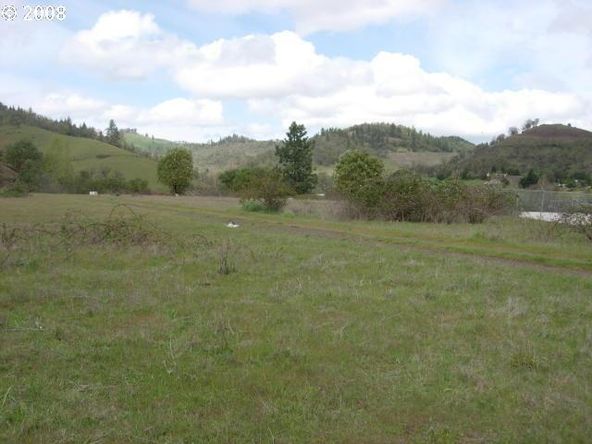 4094 NE Diamond Lake Blvd, Roseburg, OR 97470